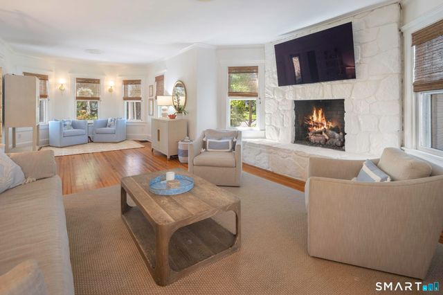 42 Hoyt Street, New Canaan, CT 06840