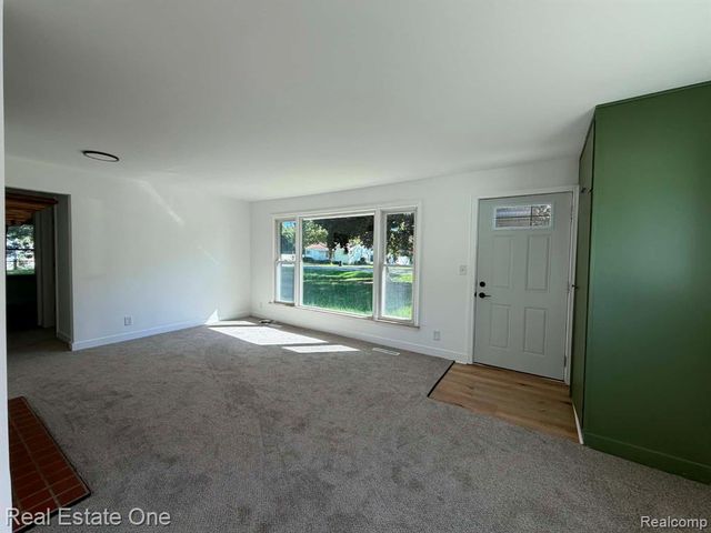 1396 Potter Boulevard, Burton, MI 48509