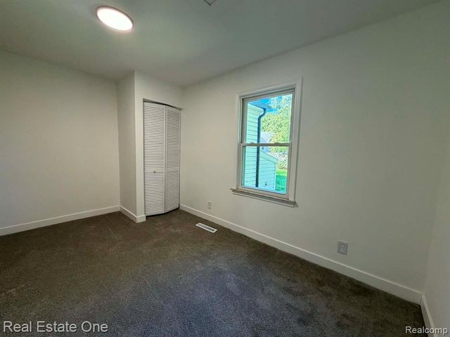 1396 Potter Boulevard, Burton, MI 48509