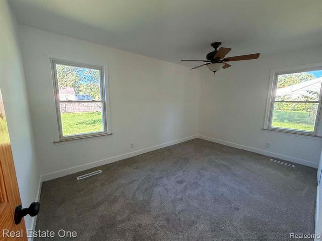 1396 Potter Boulevard, Burton, MI 48509