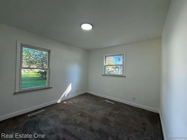 1396 Potter Boulevard, Burton, MI 48509