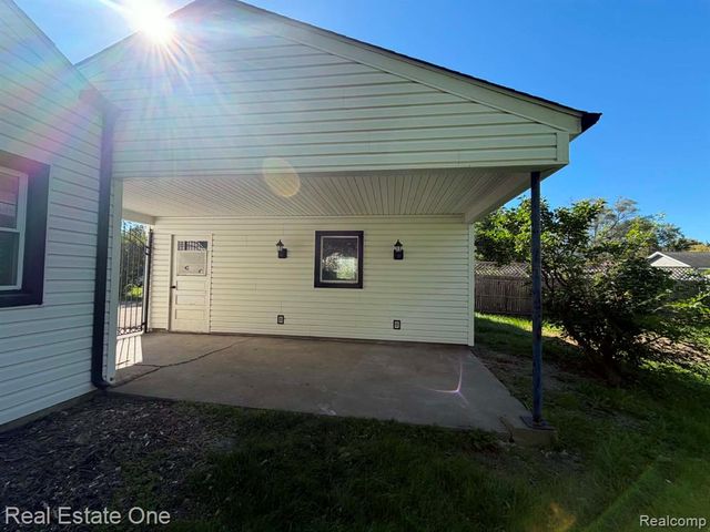 1396 Potter Boulevard, Burton, MI 48509