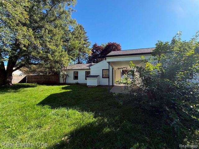 1396 Potter Boulevard, Burton, MI 48509