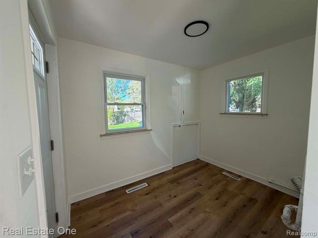 1396 Potter Boulevard, Burton, MI 48509