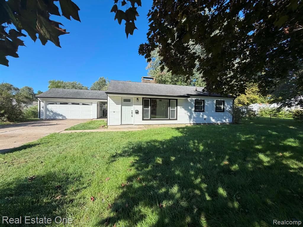 1396 Potter Boulevard, Burton, MI 48509