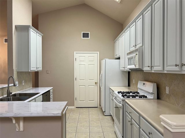 10237 Beard Ave, Austin, TX 78748