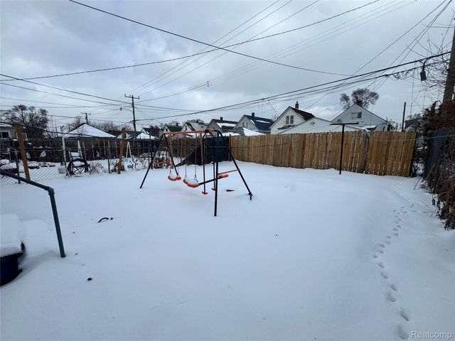 12624 Charest Street, Detroit, MI 48212