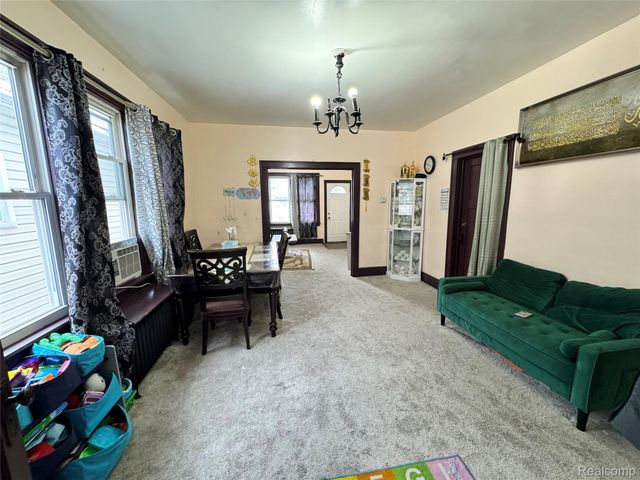 12624 Charest Street, Detroit, MI 48212