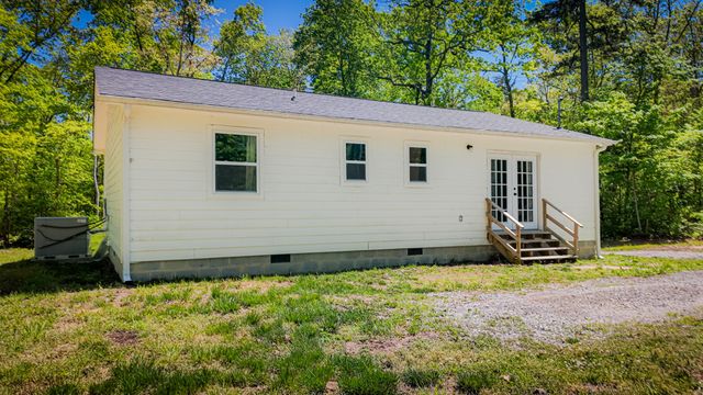 506 Dollar Dr, Altamont, TN 37301