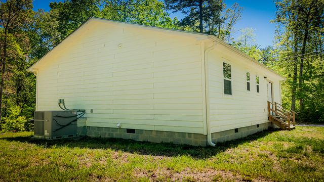506 Dollar Dr, Altamont, TN 37301