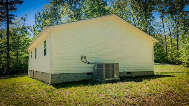 506 Dollar Dr, Altamont, TN 37301