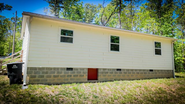 506 Dollar Dr, Altamont, TN 37301