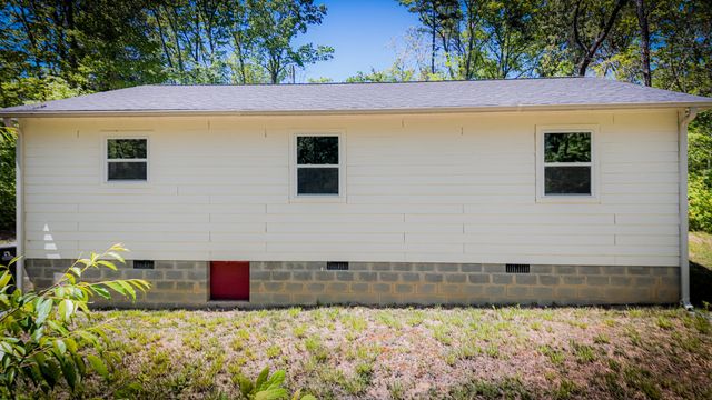 506 Dollar Dr, Altamont, TN 37301
