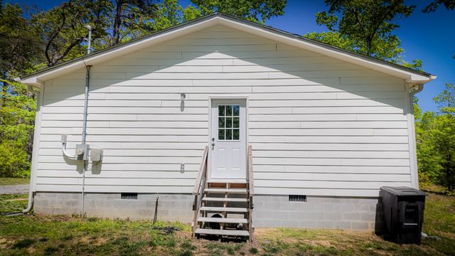 506 Dollar Dr, Altamont, TN 37301