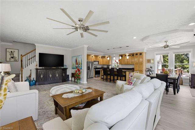 819 Hickory Point Drive, Lexington, NC 27292
