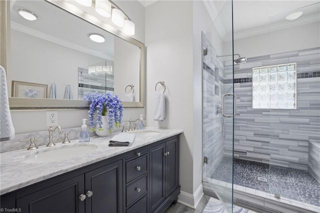 819 Hickory Point Drive, Lexington, NC 27292