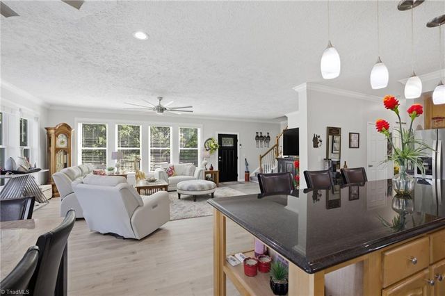 819 Hickory Point Drive, Lexington, NC 27292