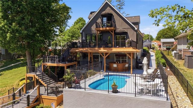 819 Hickory Point Drive, Lexington, NC 27292