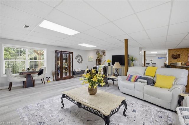 819 Hickory Point Drive, Lexington, NC 27292