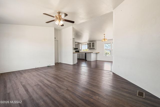 11745 S Kicking Horse Place, Vail, AZ 85641