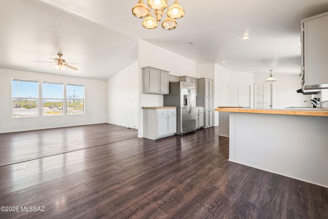 11745 S Kicking Horse Place, Vail, AZ 85641