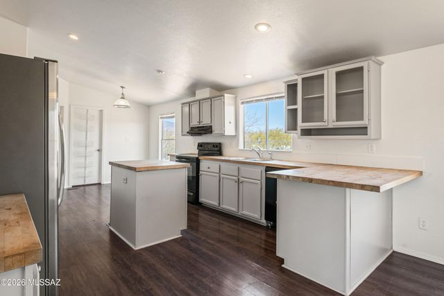 11745 S Kicking Horse Place, Vail, AZ 85641