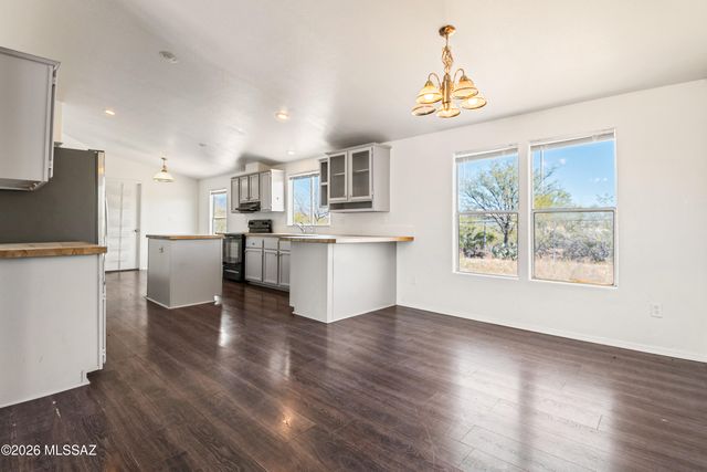 11745 S Kicking Horse Place, Vail, AZ 85641