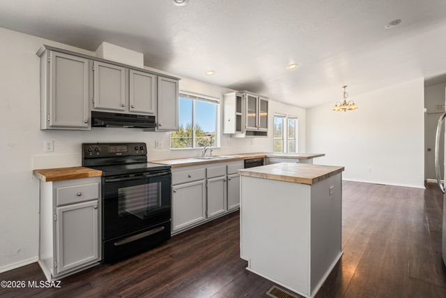 11745 S Kicking Horse Place, Vail, AZ 85641