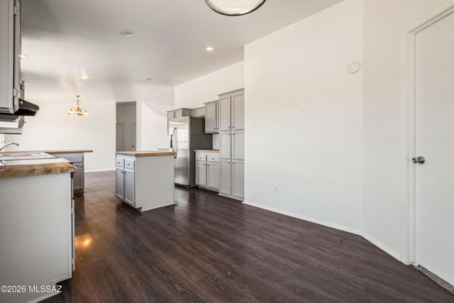 11745 S Kicking Horse Place, Vail, AZ 85641