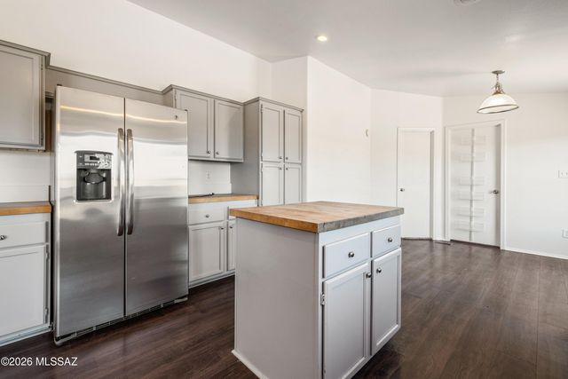 11745 S Kicking Horse Place, Vail, AZ 85641