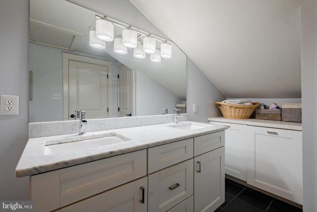 101 RICH AVE, Berlin, NJ 08009