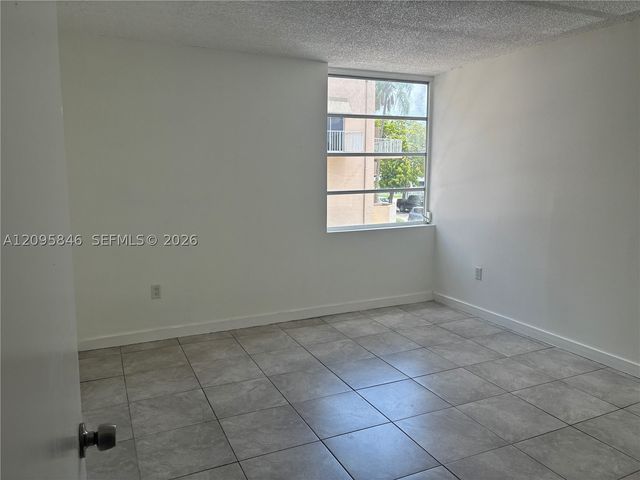 10801 SW 109th Ct D203, Miami, FL 33176