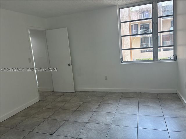 10801 SW 109th Ct D203, Miami, FL 33176