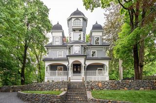 14 Summit Street 14-F, Newton, MA 02458