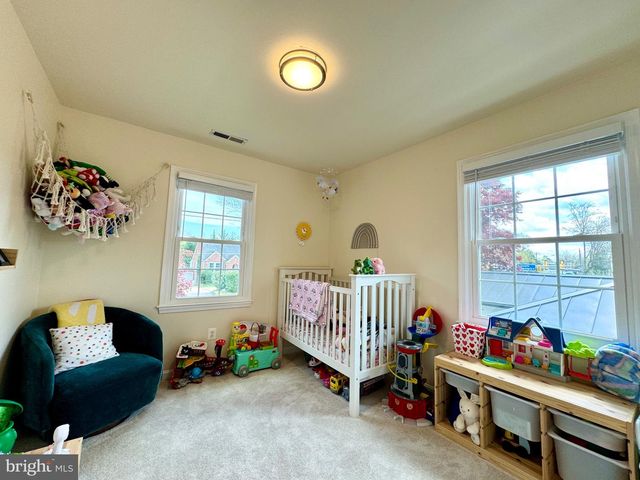 6728 CHURCHILL RD, Mclean, VA 22101