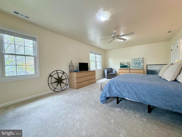 6728 CHURCHILL RD, Mclean, VA 22101