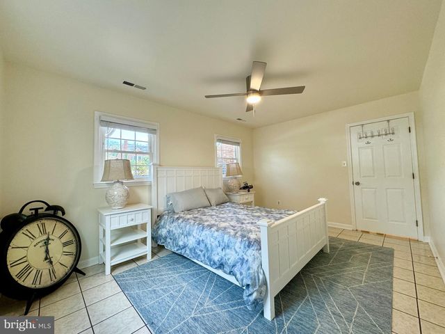 6728 CHURCHILL RD, Mclean, VA 22101