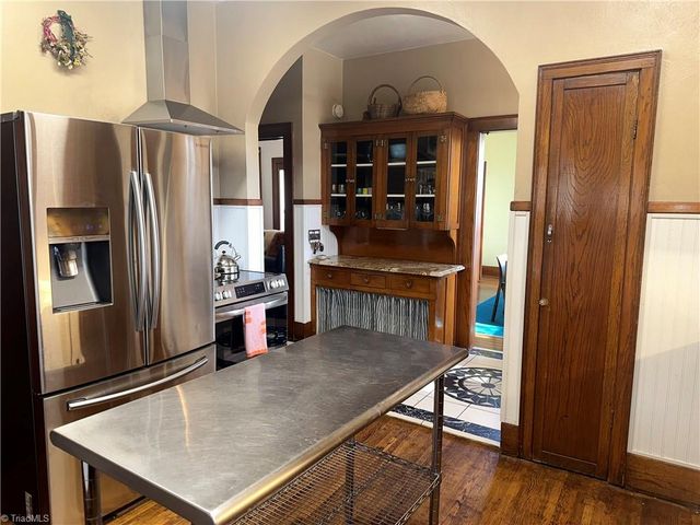 549 E Pine Street, Mount Airy, NC 27030