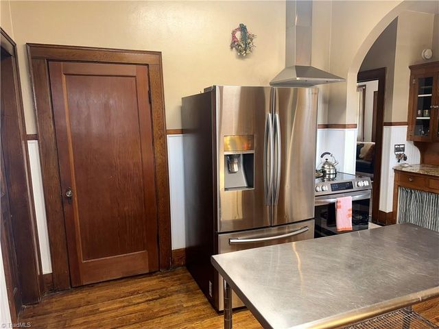 549 E Pine Street, Mount Airy, NC 27030