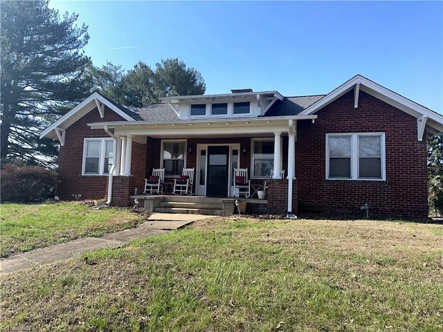 549 E Pine Street, Mount Airy, NC 27030