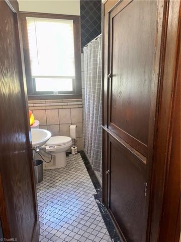 549 E Pine Street, Mount Airy, NC 27030