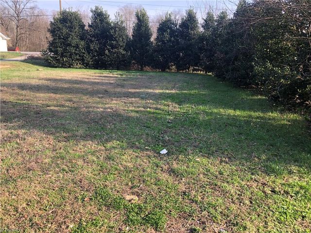 549 E Pine Street, Mount Airy, NC 27030