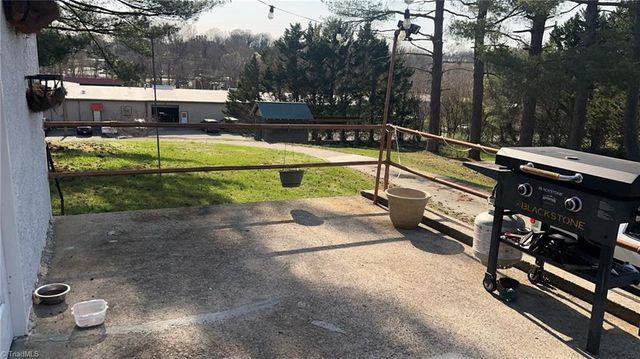 549 E Pine Street, Mount Airy, NC 27030