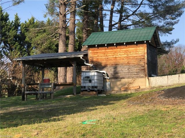 549 E Pine Street, Mount Airy, NC 27030