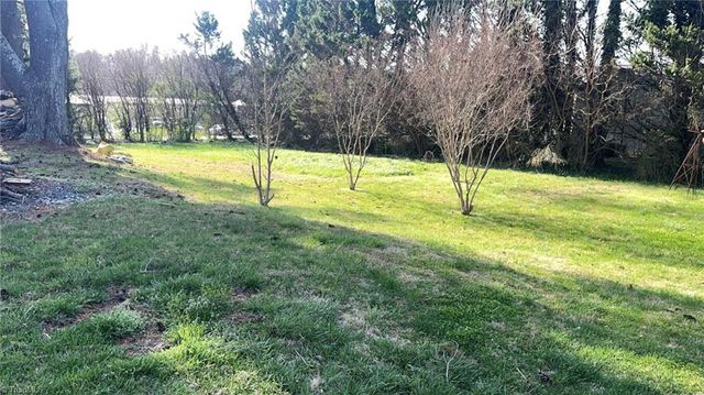 549 E Pine Street, Mount Airy, NC 27030