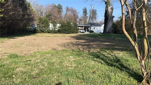549 E Pine Street, Mount Airy, NC 27030