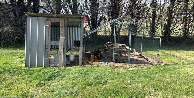 549 E Pine Street, Mount Airy, NC 27030