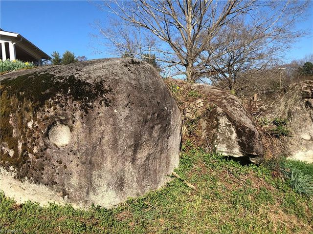 549 E Pine Street, Mount Airy, NC 27030