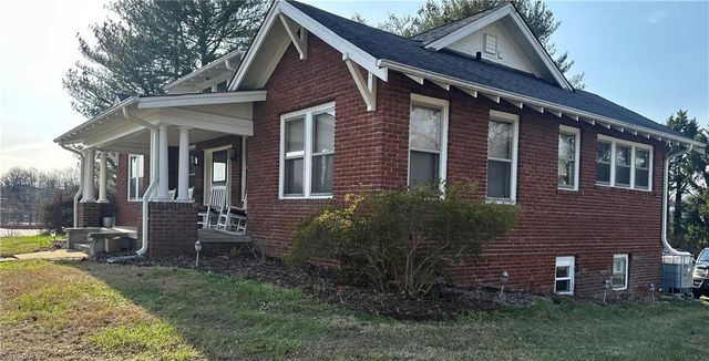 549 E Pine Street, Mount Airy, NC 27030