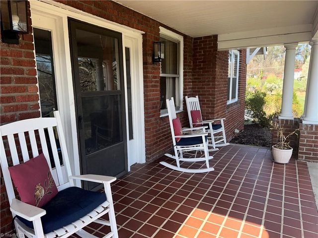 549 E Pine Street, Mount Airy, NC 27030